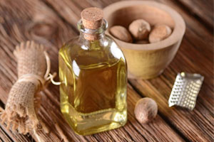 Nutmeg oil